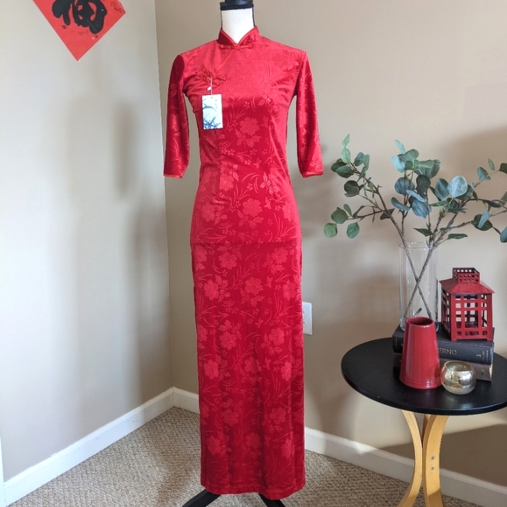 🆕 Velvet Cheongsam Qipao with Long Sleeves for Chinese Lunar New Year